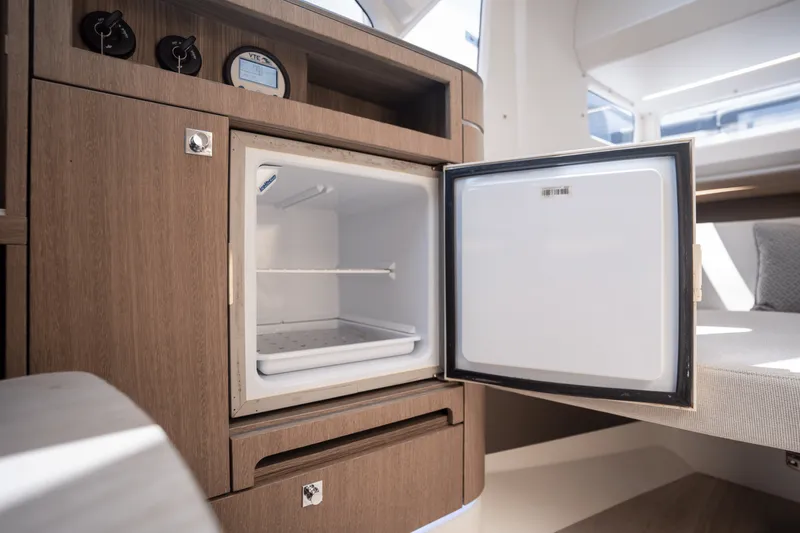 Slide: The Image of Galeon 325 GTO 2024 - 23