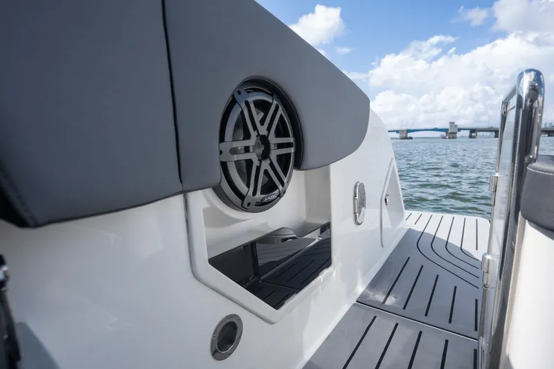 Slide: The Image of Galeon 325 GTO 2024 - 40