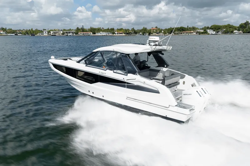 Slide: The Image of Galeon 325 GTO 2024 - 7