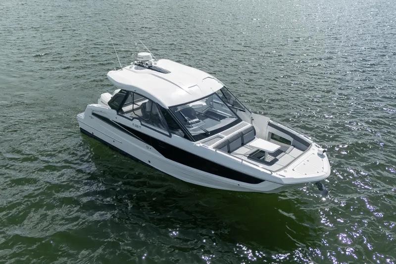 Slide: The Image of Galeon 325 GTO 2024 - 8