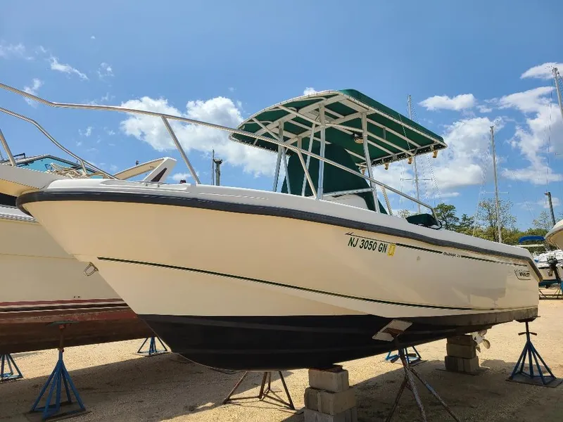 The Image of Boston Whaler 23 Outrage 2000 - 0