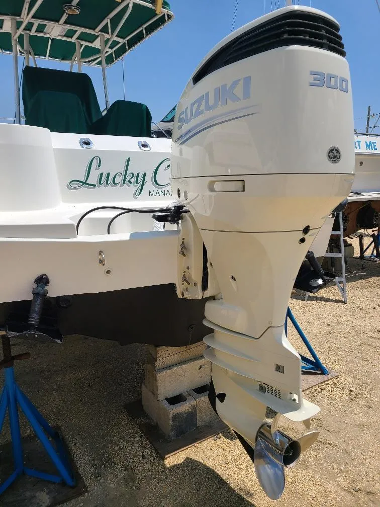 Slide: The Image of Boston Whaler 23 Outrage 2000 - 10