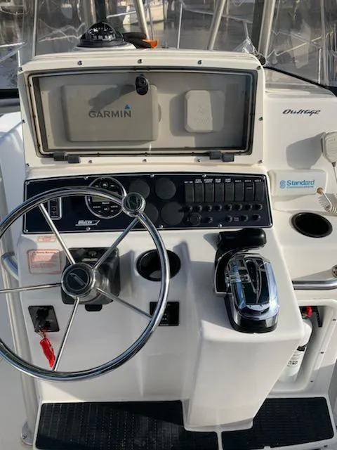 Slide: The Image of Boston Whaler 23 Outrage 2000 - 12