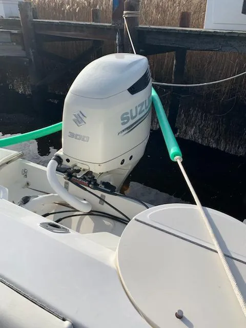 Slide: The Image of Boston Whaler 23 Outrage 2000 - 17