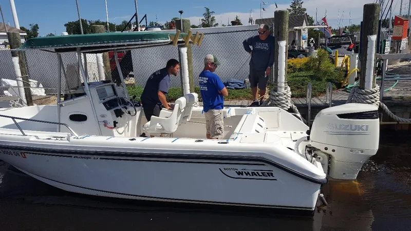 Slide: The Image of Boston Whaler 23 Outrage 2000 - 2