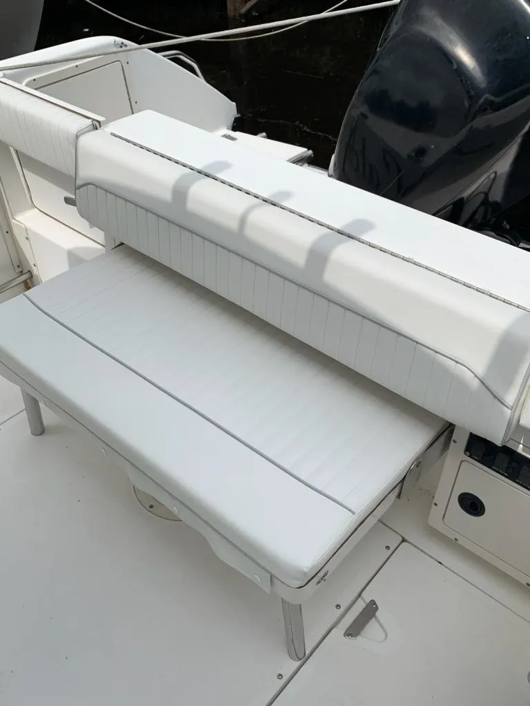 Slide: The Image of Boston Whaler 23 Outrage 2000 - 22