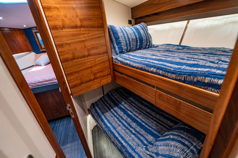 Slide: The Image of Jim Smith Custom 66 Sportfish 1999 - 37