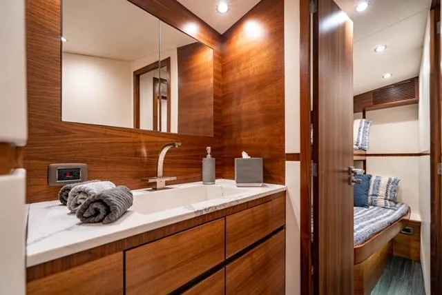 Slide: The Image of Jim Smith Custom 66 Sportfish 1999 - 38