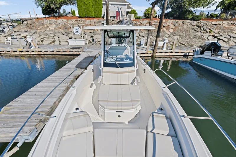 Slide: The Image of Boston Whaler 280 Dauntless 2025 - 31