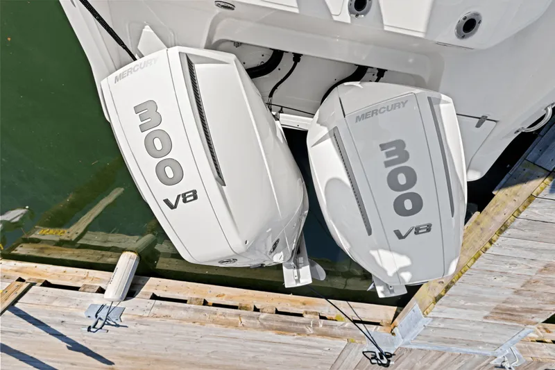 Slide: The Image of Boston Whaler 280 Dauntless 2025 - 6