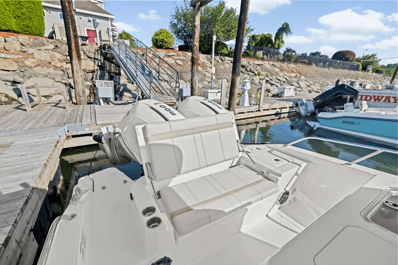 Slide: The Image of Boston Whaler 280 Dauntless 2025 - 7