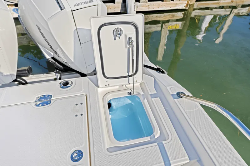 Slide: The Image of Boston Whaler 280 Dauntless 2025 - 9