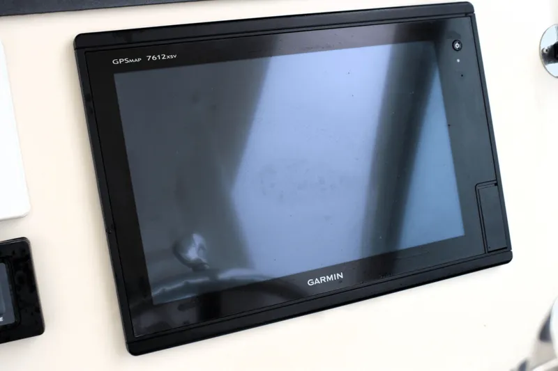 Slide: The Image of Boston Whaler 320 VANTAGE 2017 - 10