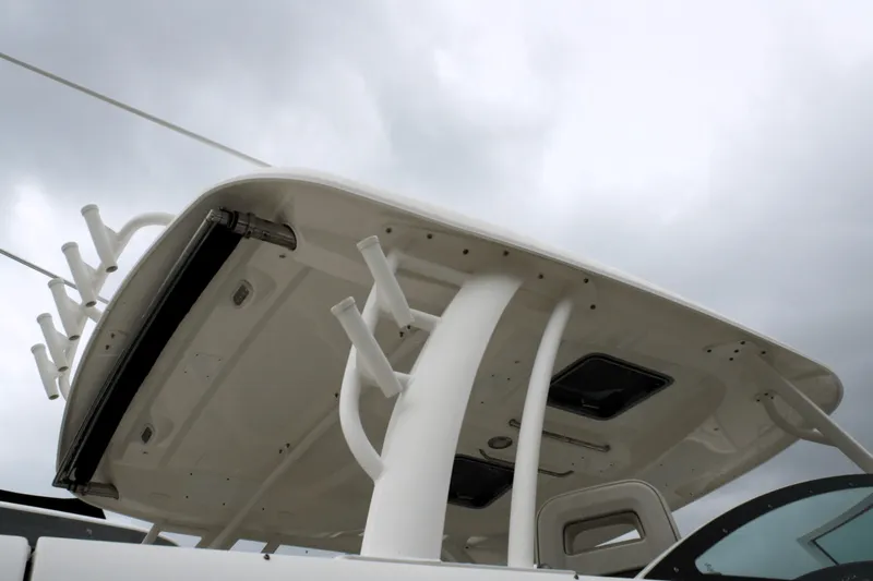 Slide: The Image of Boston Whaler 320 VANTAGE 2017 - 12