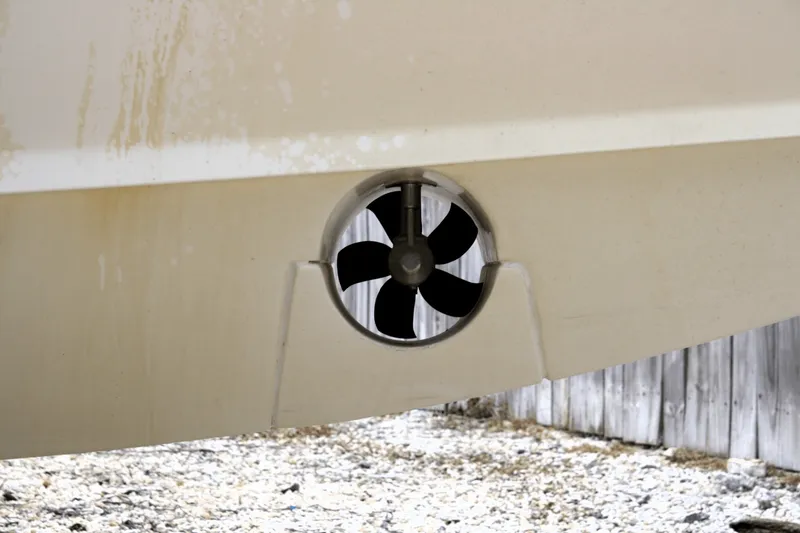 Slide: The Image of Boston Whaler 320 VANTAGE 2017 - 13