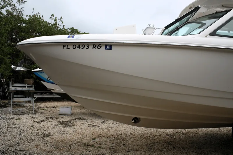 Slide: The Image of Boston Whaler 320 VANTAGE 2017 - 15