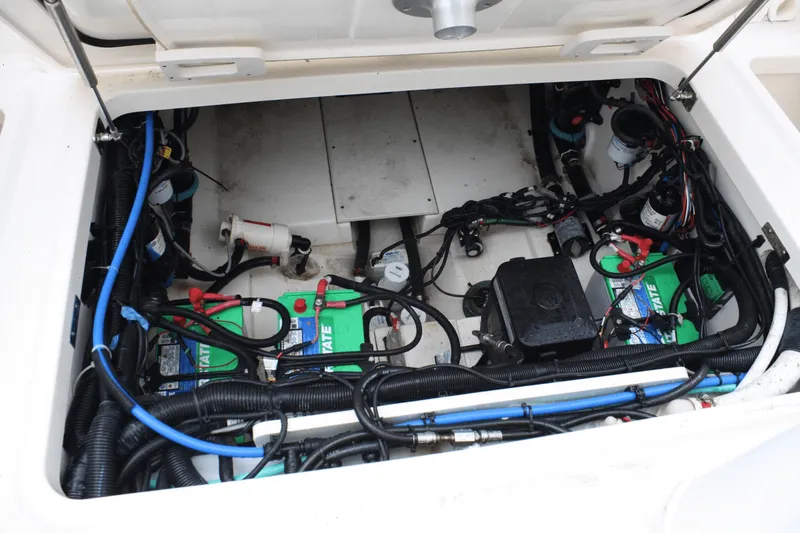 Slide: The Image of Boston Whaler 320 VANTAGE 2017 - 23