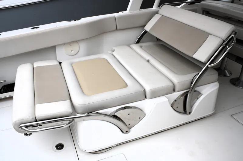 Slide: The Image of Boston Whaler 320 VANTAGE 2017 - 28