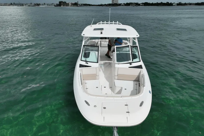 Slide: The Image of Boston Whaler 320 VANTAGE 2017 - 3