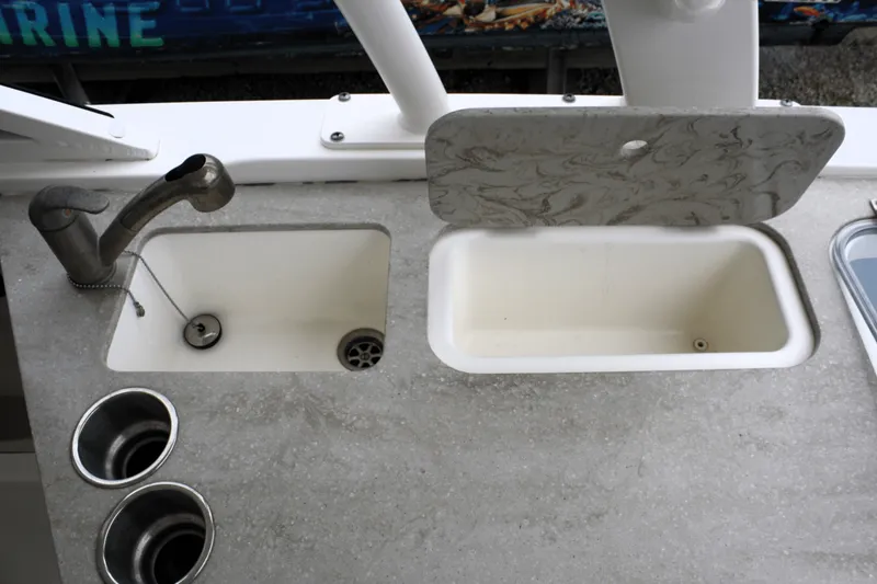 Slide: The Image of Boston Whaler 320 VANTAGE 2017 - 36