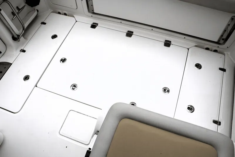 Slide: The Image of Boston Whaler 320 VANTAGE 2017 - 5