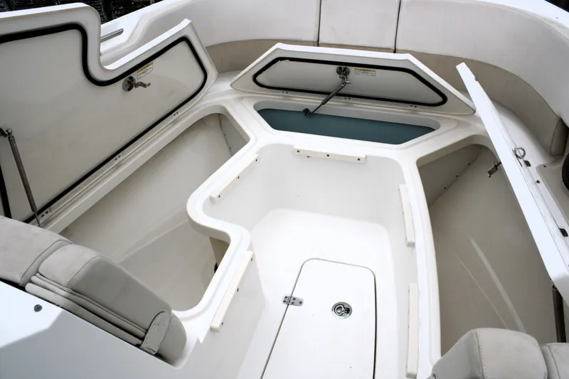 Slide: The Image of Boston Whaler 320 VANTAGE 2017 - 58