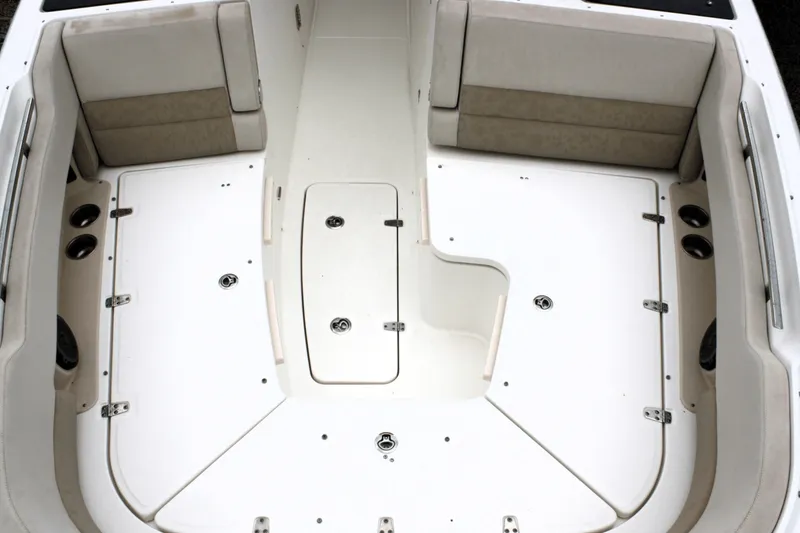 Slide: The Image of Boston Whaler 320 VANTAGE 2017 - 60