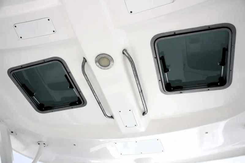 Slide: The Image of Boston Whaler 320 VANTAGE 2017 - 61