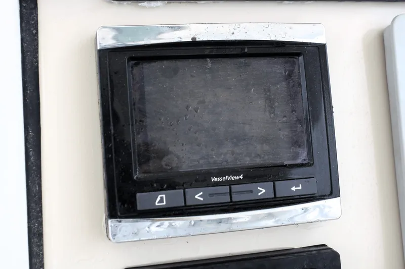 Slide: The Image of Boston Whaler 320 VANTAGE 2017 - 65