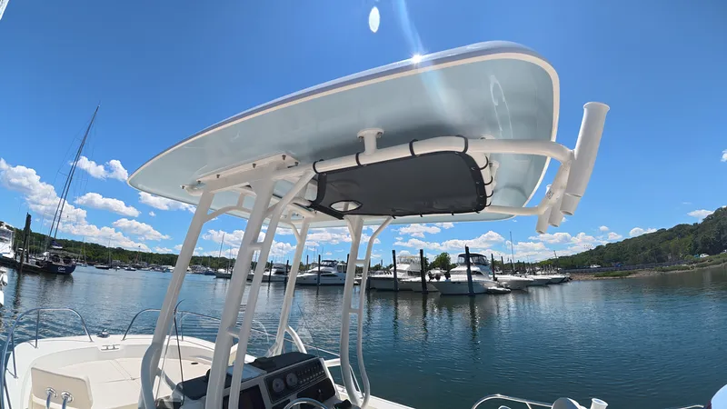 Slide: The Image of Boston Whaler 210 Montauk 2026 - 26