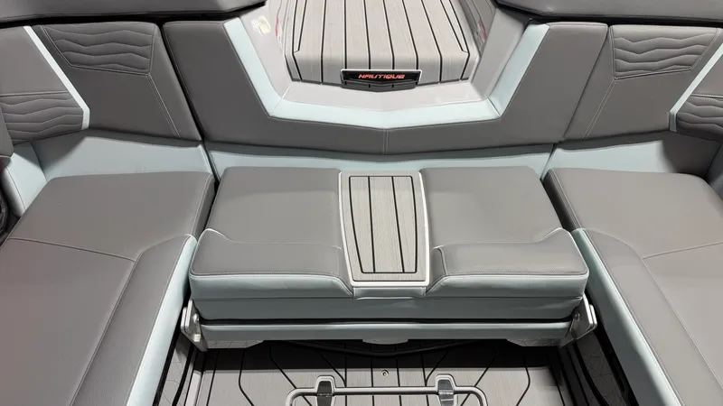 Slide: The Image of Nautique Super Air Nautique G25 2026 - 32