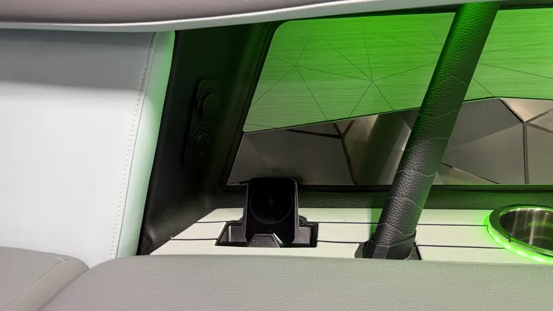 Slide: The Image of Nautique Super Air Nautique G25 2026 - 28