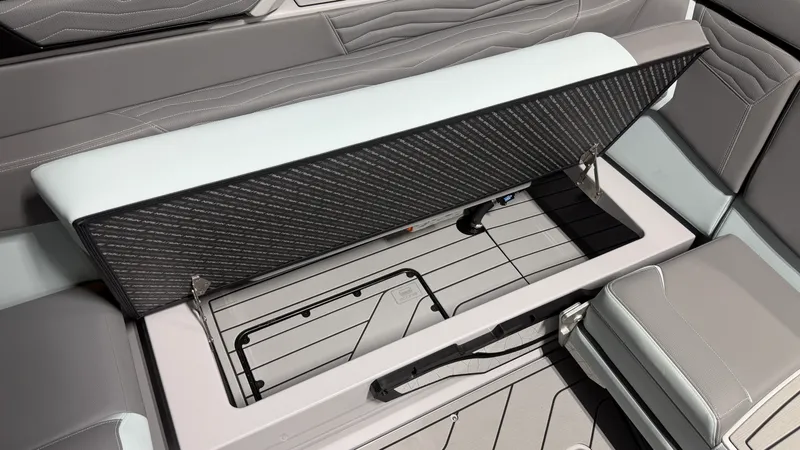 Slide: The Image of Nautique Super Air Nautique G25 2026 - 31
