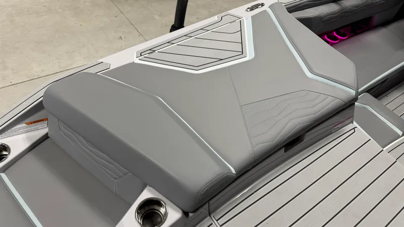Slide: The Image of Nautique Super Air Nautique G25 2026 - 17