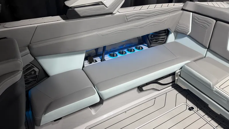 Slide: The Image of Nautique Super Air Nautique G25 2026 - 23