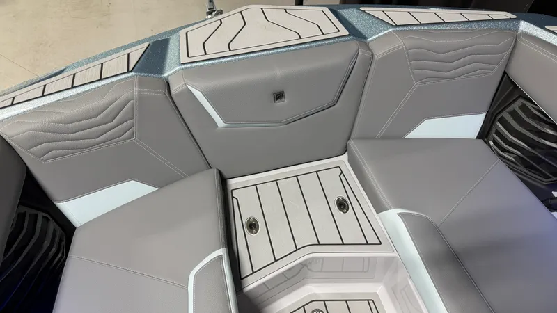 Slide: The Image of Nautique Super Air Nautique G25 2026 - 101