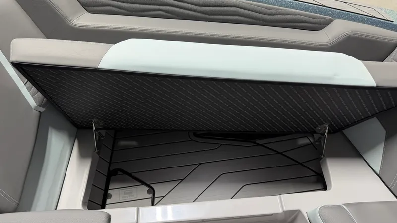 Slide: The Image of Nautique Super Air Nautique G25 2026 - 93
