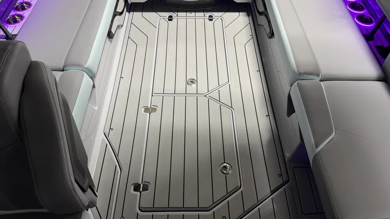 Slide: The Image of Nautique Super Air Nautique G25 2026 - 48