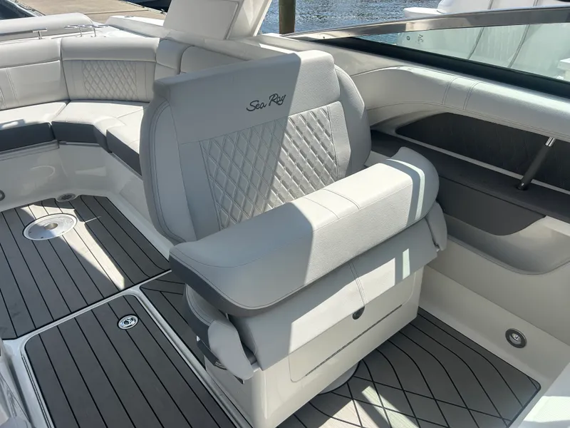 Slide: The Image of Sea Ray SLX 310 Outboard 2026 - 24