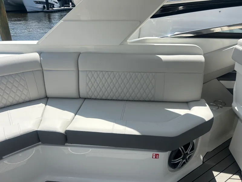 Slide: The Image of Sea Ray SLX 310 Outboard 2026 - 16