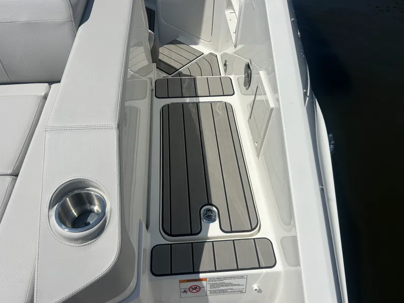 Slide: The Image of Sea Ray SLX 310 Outboard 2026 - 13