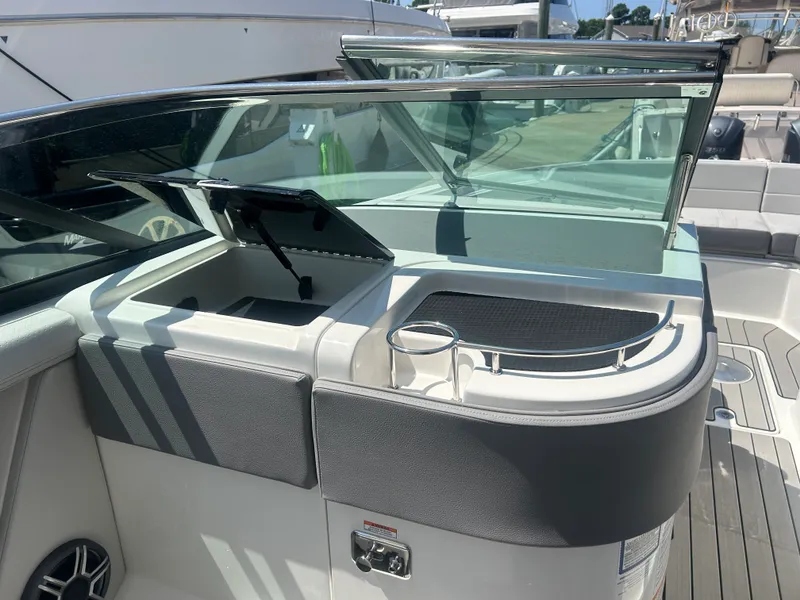 Slide: The Image of Sea Ray SLX 310 Outboard 2026 - 27