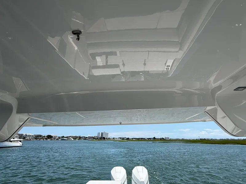 Slide: The Image of Aviara AV32 Outboard 2021 - 12