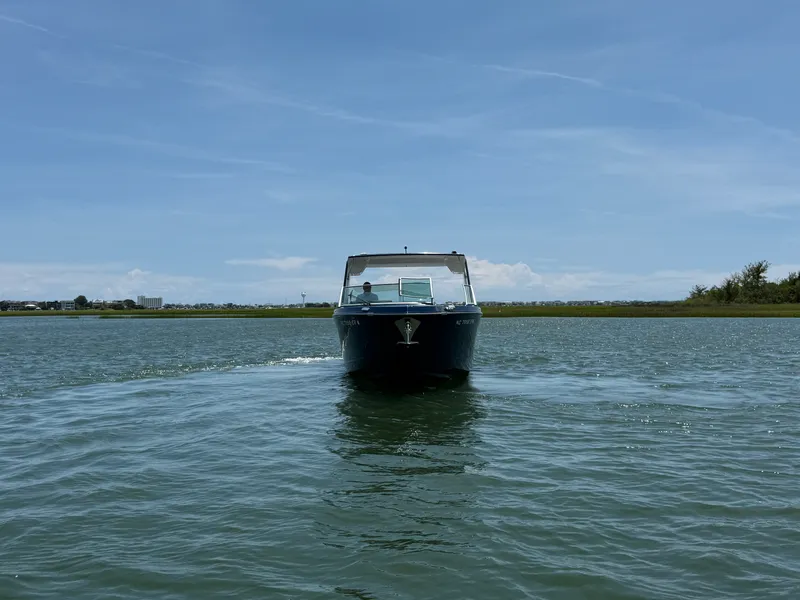 Slide: The Image of Aviara AV32 Outboard 2021 - 5