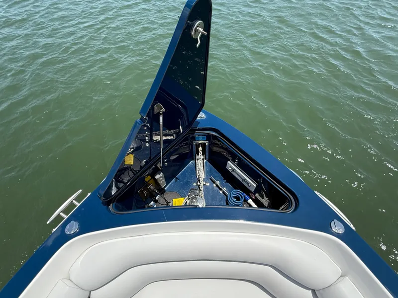 Slide: The Image of Aviara AV32 Outboard 2021 - 27