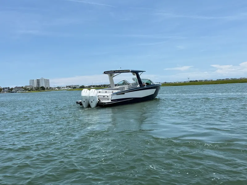 Slide: The Image of Aviara AV32 Outboard 2021 - 2