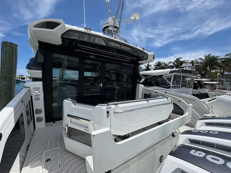 Slide: The Image of Galeon 435 GTO 2026 - 23