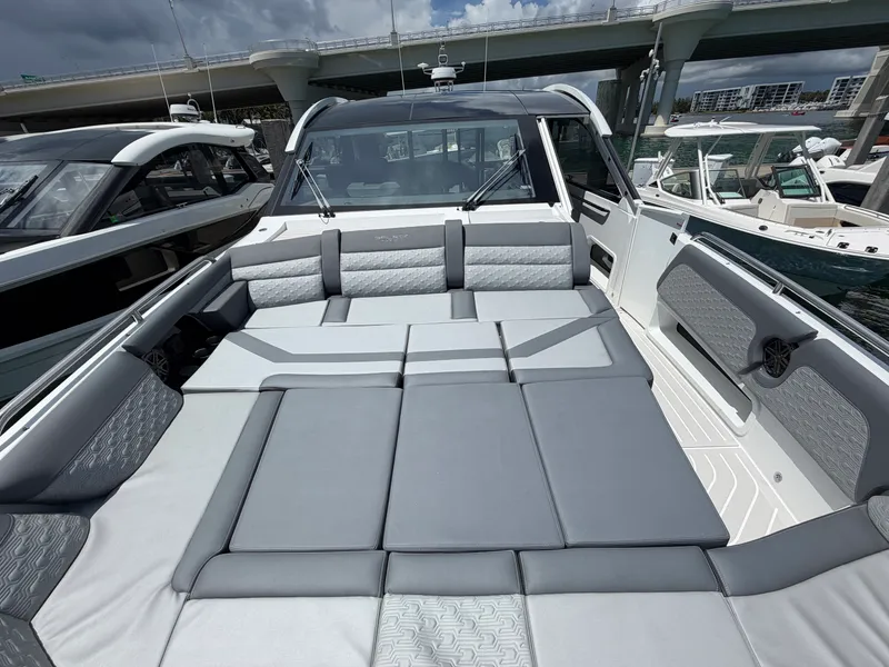 Slide: The Image of Galeon 435 GTO 2026 - 36