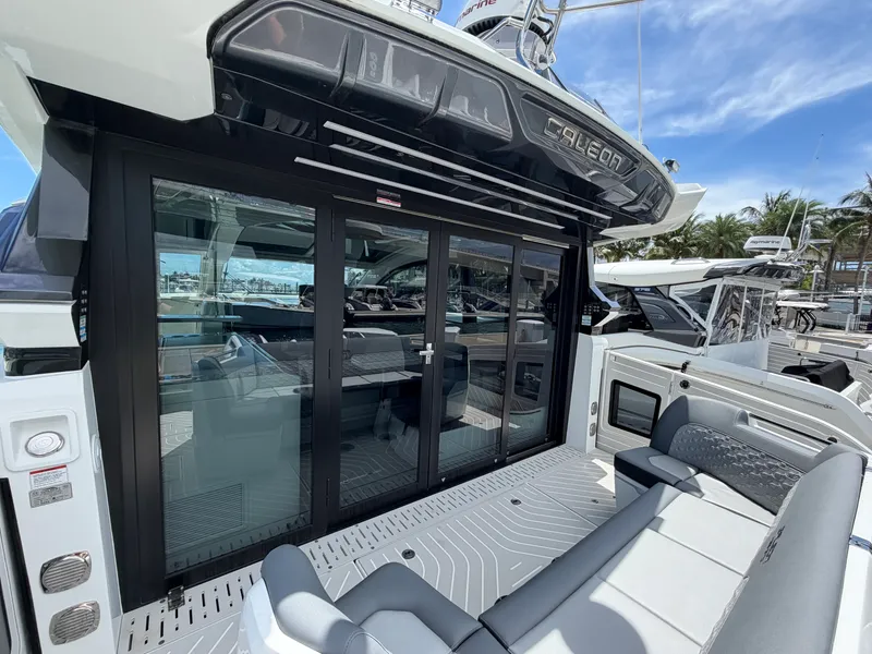 Slide: The Image of Galeon 435 GTO 2026 - 22