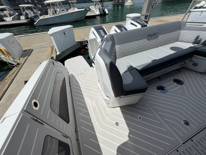Slide: The Image of Galeon 435 GTO 2026 - 20